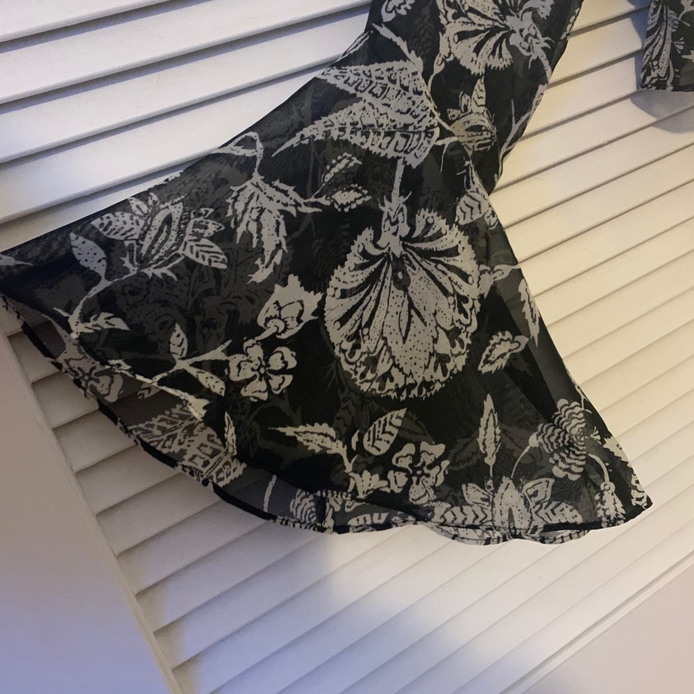 Floral Crop Top - Picture 5 of 7
